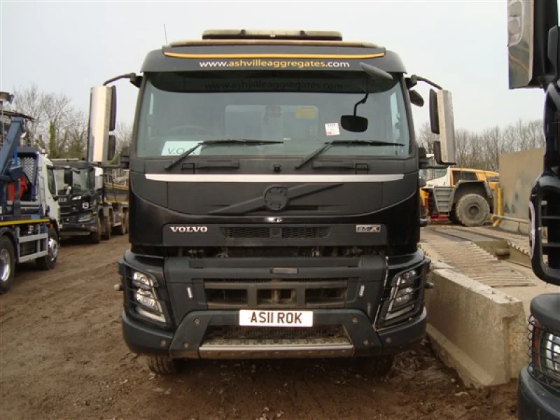 Lambert Smith Hampton - Liebherr Wheeled Loading Shovels, Excavator and Volvo 8x4 Tippers at Auction - Auction Image 7
