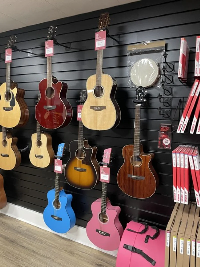 Middleton Barton Valuation - Large Inventory of Ex-Retail & As New Musical Instruments & Accessories Auction - Auction Image 8
