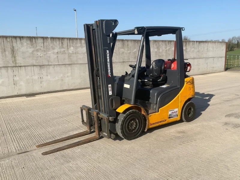 Mid Ulster Auctions Ltd - Manufacturing Auction to include Forklifts, Air Filtration Systems. Pillar Drills, Thicknesser Planer & Much More - Auction Image 5