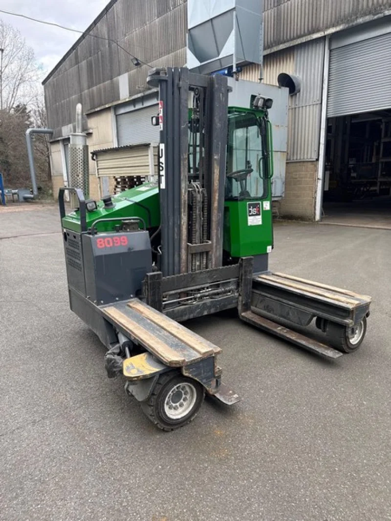 Lambert Smith Hampton - Assets of a SIP Building Manufacturer to include Woodworking Machinery & Equipment, Materials Handling Equipment & Extensive Stock at Auction - Auction Image 4