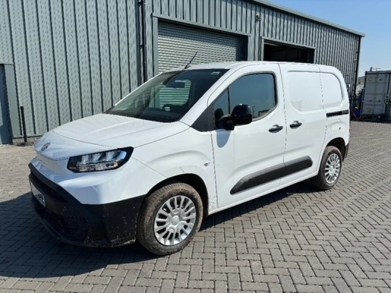 AMS - Light Commercials & Cars Auction - Auction Image 5