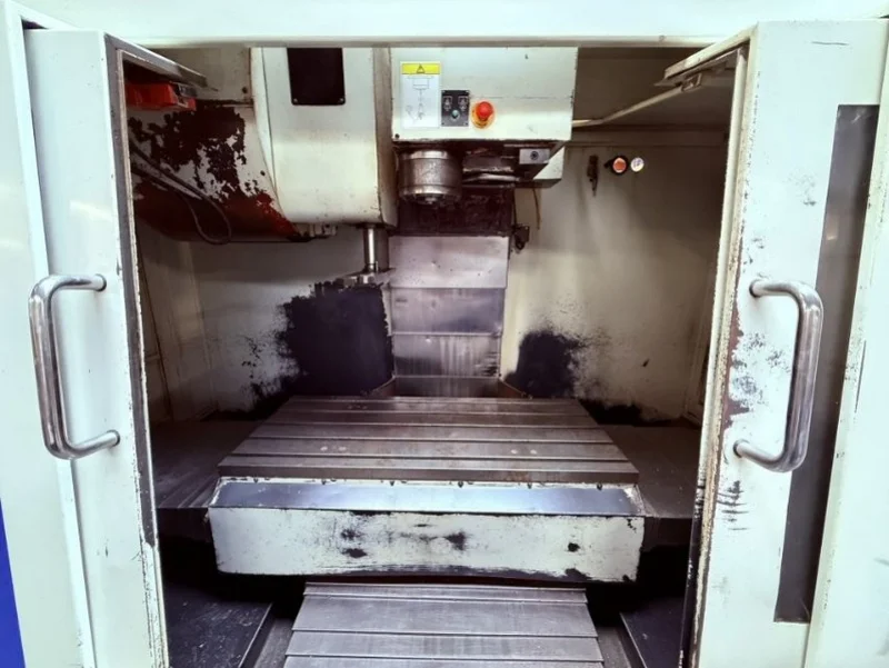 Eddisons - Leeds - Online Auction of 2000 Hurco VMX 40 CNC 3-Axis Vertical Machining Centre with 4 Control. Full Spindle Replacements in 2024 - Auction Image 3