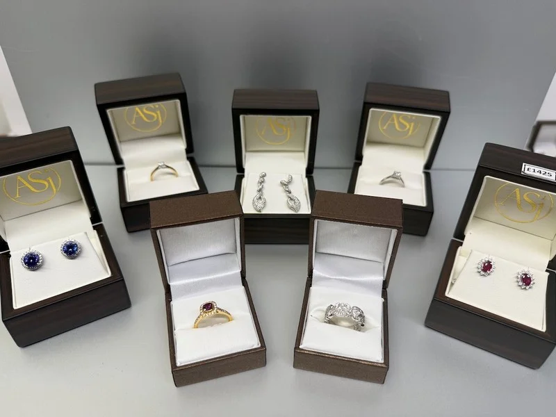 G J Wisdom & Co - Contents of Jewellers, Collection of Luxury Furniture, Artwork & Sports Memorabilia at Auction - Auction Image 2
