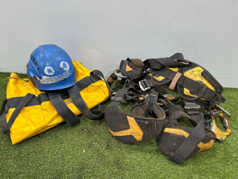 Gavel Auctioneers Ltd - Safety Harness Kits, Fieldwork & Safety Equipment Auction - Auction Image 3