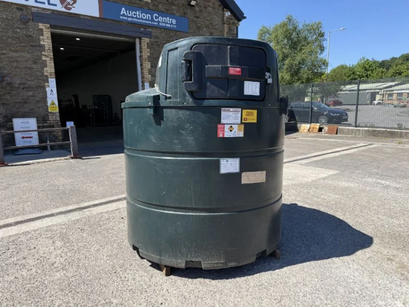 Gavel Auctioneers Ltd - Deso V2350DD 2350L Bunded Diesel Dispensing Tank Containing Approx 970L White Diesel at Auction - Auction Image 2
