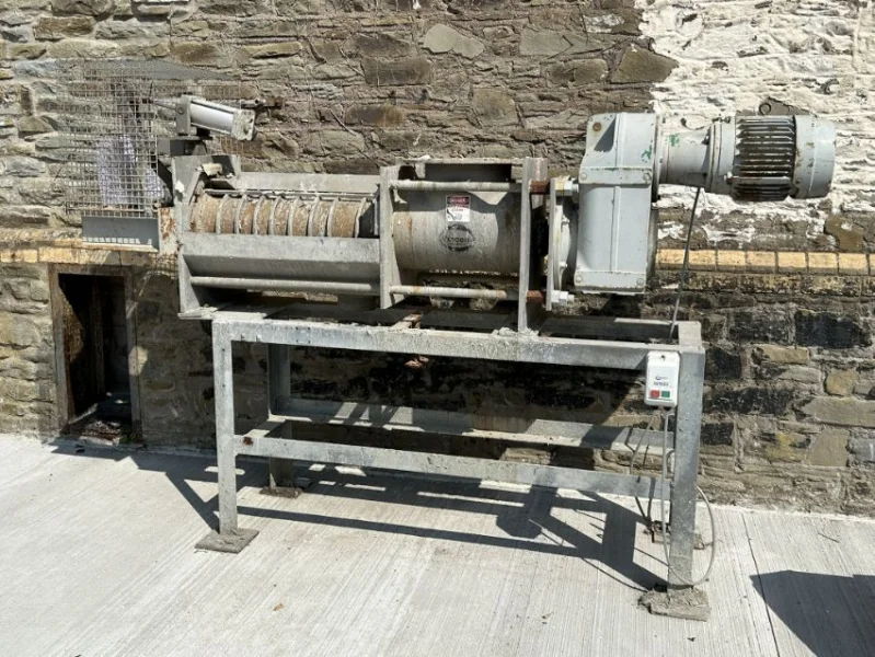 Gavel Auctioneers Ltd - Private Treaty - 4 No. Vincent Screw Presses - Auction Image 3