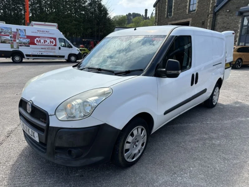 Gavel Auctioneers Ltd - 2011 Fiat Doble 16V Multijet Van at Auction - Auction Image 2