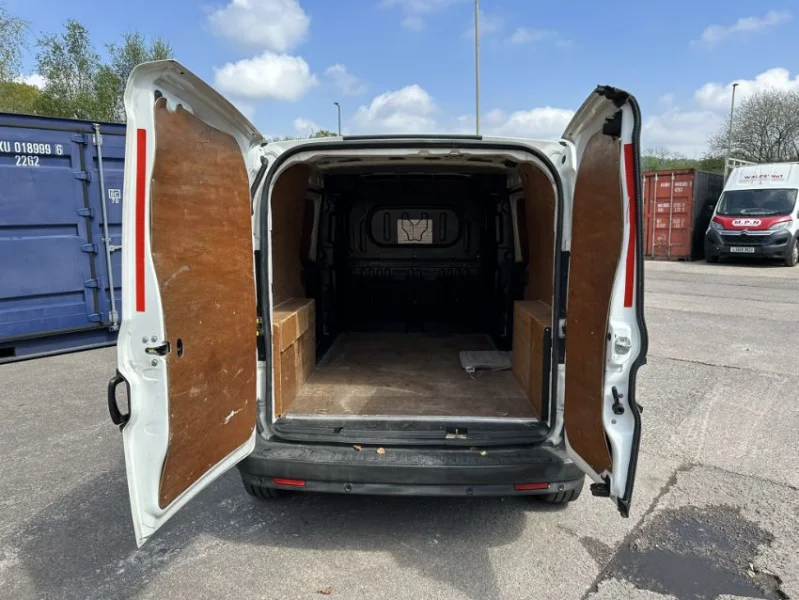 Gavel Auctioneers Ltd - 2011 Fiat Doble 16V Multijet Van at Auction - Auction Image 5