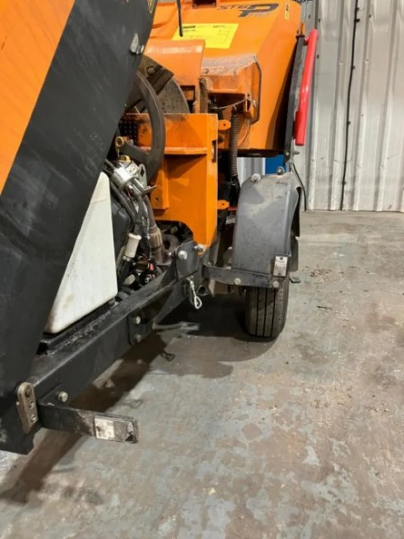 Gavel Auctioneers Ltd - Salvage 2023 Forst ST6P Wheeled Woodchipper Auction - Auction Image 4