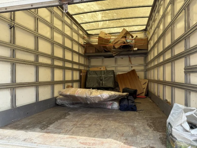 Gavel Auctioneers Ltd - 2008 Mercedes-Benz Sprinter Box Van Auction - Auction Image 4