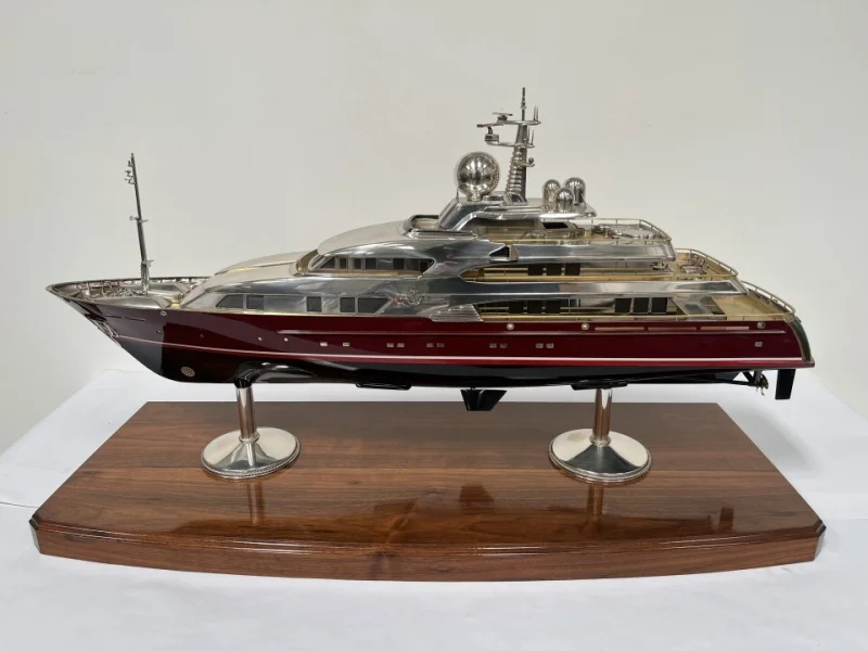 Eddisons - Luxury Silverware, Tableware and Artwork Recovered from a Super Yacht - Auction Image 2