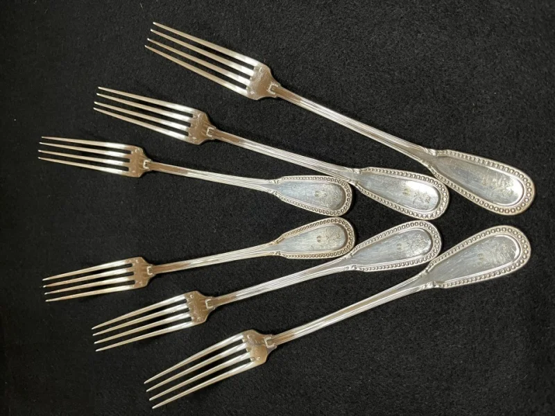 Eddisons - Luxury Silverware, Tableware and Artwork Recovered from a Super Yacht - Auction Image 4