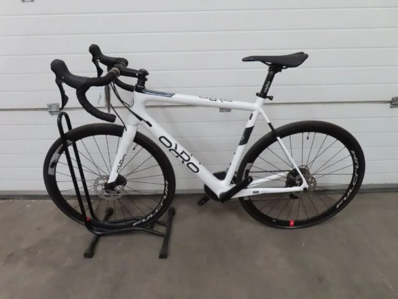 Cheffins - Ely - The Contents of a Bike Shop Auction including Orro and Carrera Bikes - Auction Image 1