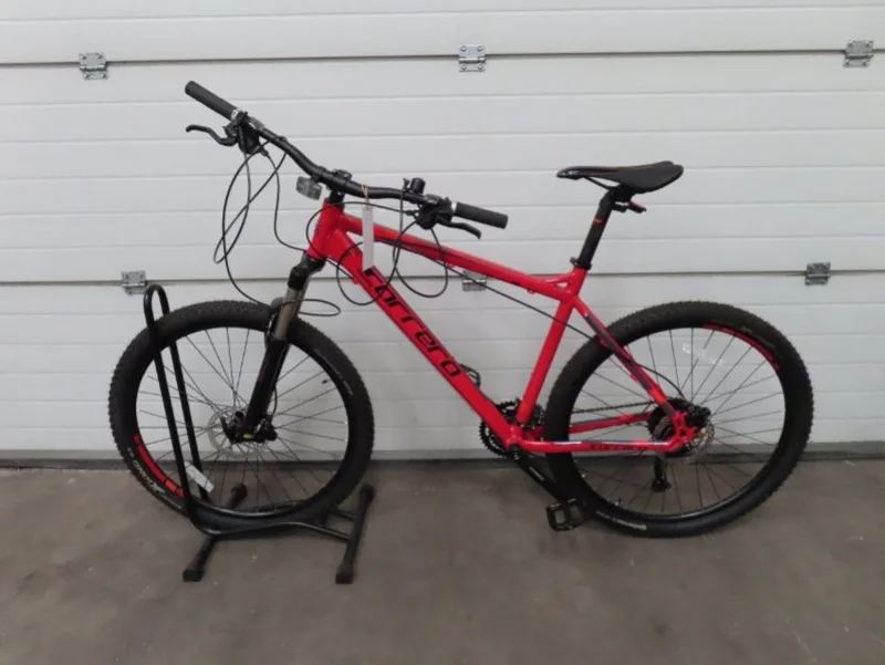 Cheffins - Ely - The Contents of a Bike Shop Auction including Orro and Carrera Bikes - Auction Image 2