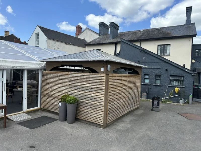 Gavel Auctioneers Ltd - Online Auction - Commercial Marquee, Heating System and Restaurant Furniture - Auction Image 2