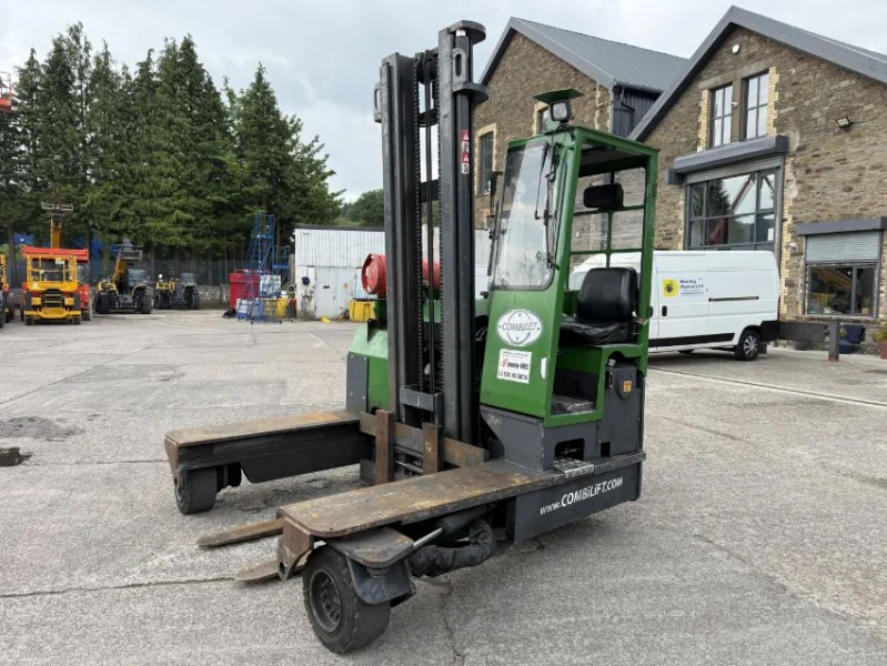 Gavel Auctioneers Ltd - Combilift 4000 4-Ton Side Loader LPG Forklift - Auction Image 3