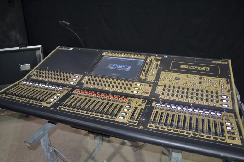 Landwood Group - Audio Visual Equipment Auction - Auction Image 8