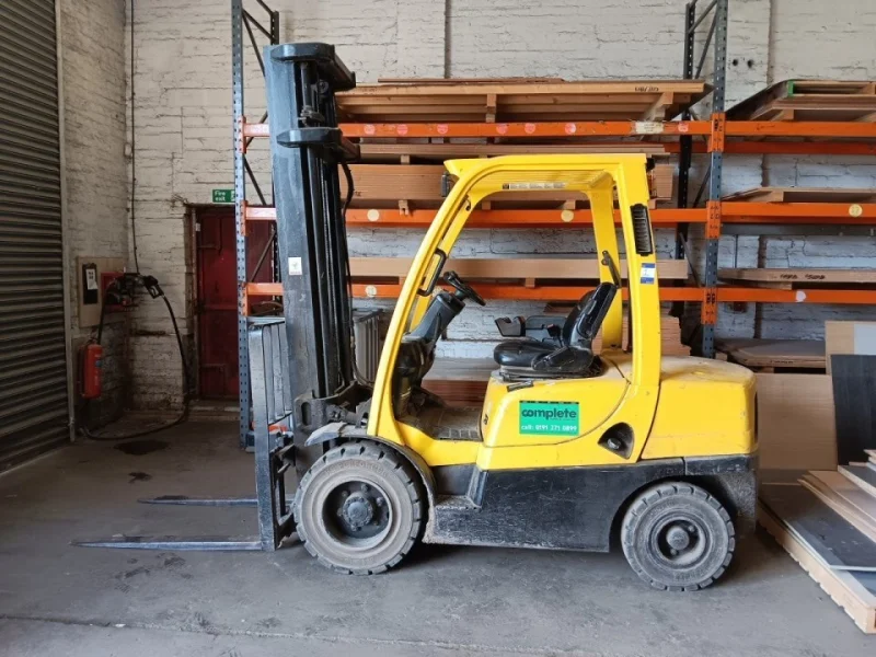 Eddisons - Contents of Joinery Shop at Auction to Include 3t FLT, Sliding Table Saw, Drum Sander, Hand Tools - Auction Image 1