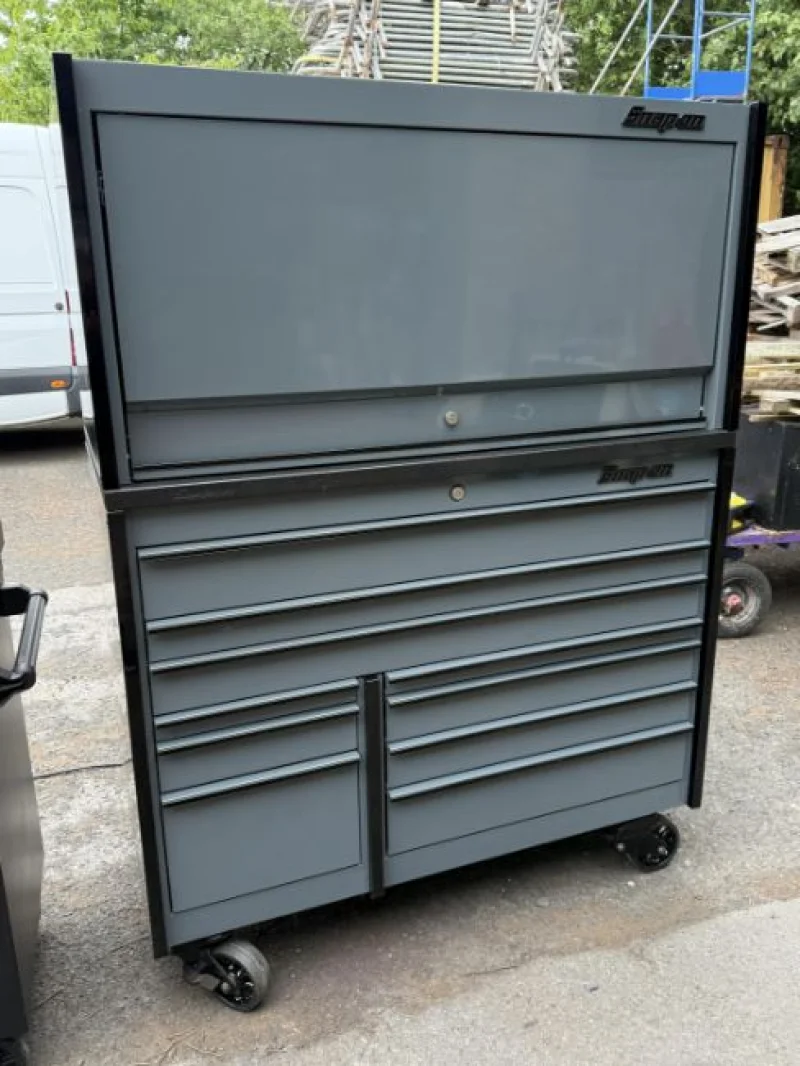 Kumar & Company - Snap on Roll Cab & Top Box Set, Snap on Zeus Plus Diagnostic System with Tablet & Touchscreen, Double Gas Air Con & Large Range of Garage Tools Auction - Auction Image 2