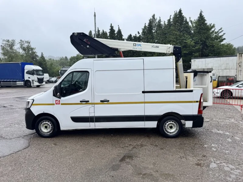 Gavel Auctioneers Ltd - 2022 Klubb KL26 Van Mounted Ariel Platform, 9.8m mounted on 2023 Renault Trucks Master 35 at Auction - Auction Image 4