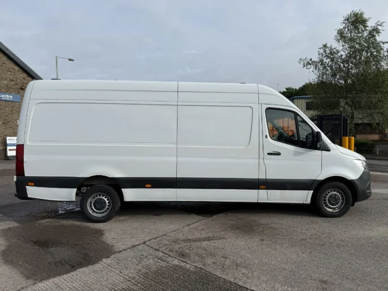 Gavel Auctioneers Ltd - 2021 Mercedes-Benz Sprinter 315 Progressive Panel Van at Auction - Auction Image 2