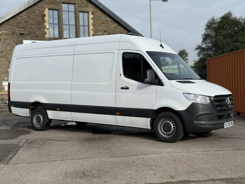 Gavel Auctioneers Ltd - 2021 Mercedes-Benz Sprinter 315 Progressive Panel Van at Auction - Auction Image 3