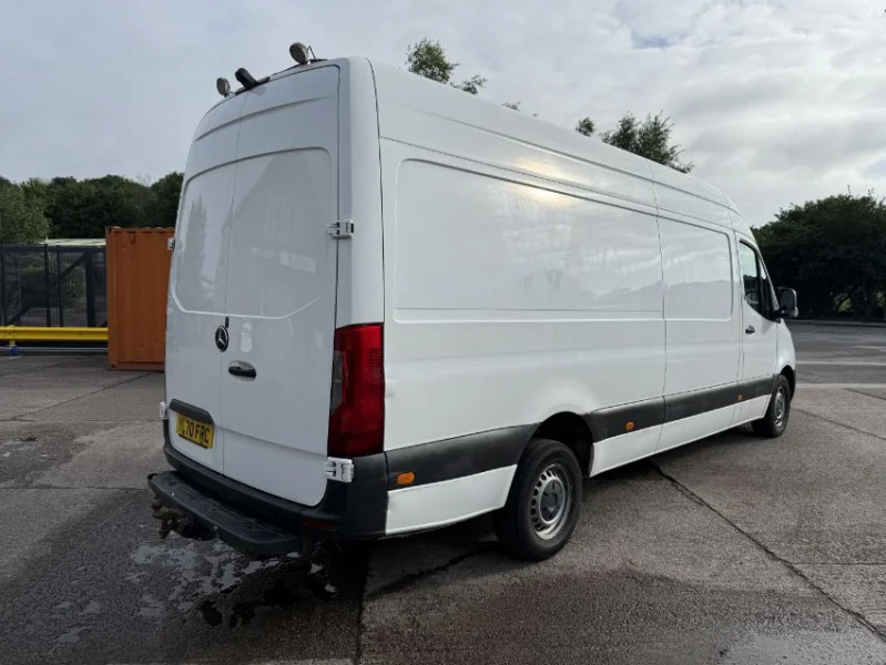 Gavel Auctioneers Ltd - 2021 Mercedes-Benz Sprinter 315 Progressive Panel Van at Auction - Auction Image 4
