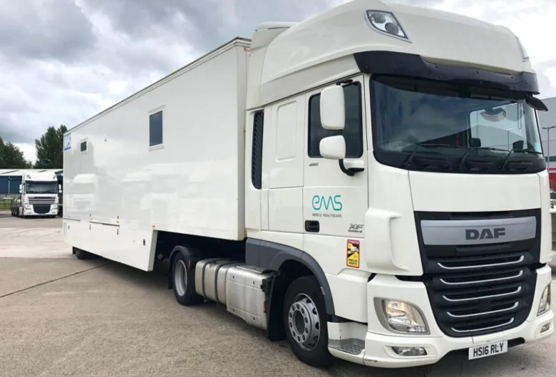 Hilco Valuation Services - Large Modern Fleet of Healthcare and Exhibition Trailers at Auction - Auction Image 2