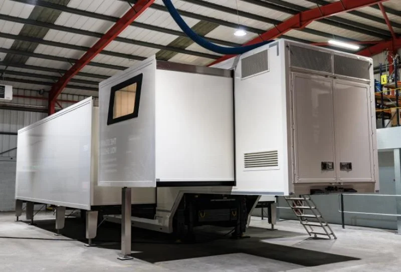 Hilco Valuation Services - Large Modern Fleet of Healthcare and Exhibition Trailers at Auction - Auction Image 3