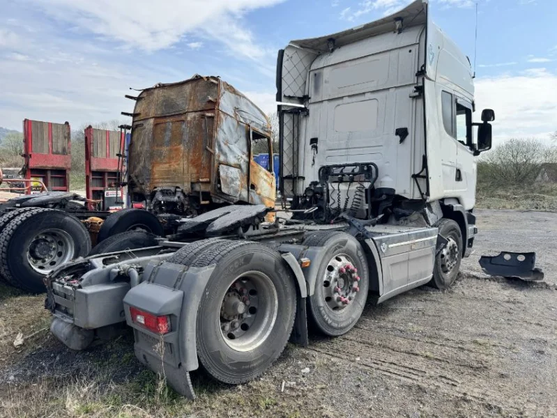 Gavel Auctioneers Ltd - Salvage Fire Damaged 2016 Scania R520 Tractor Unit at Auction - Auction Image 5