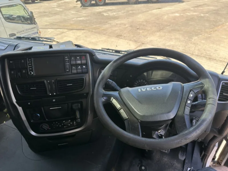 Gavel Auctioneers Ltd - Spares & Repairs - 2015 Iveco Stralis Hi-Way 6x2 Tractor Unit at Auction - Auction Image 5