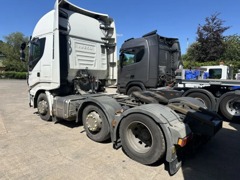 Gavel Auctioneers Ltd - Spares & Repairs - 2015 Iveco Stralis Hi-Way 6x2 Tractor Unit at Auction - Auction Image 3
