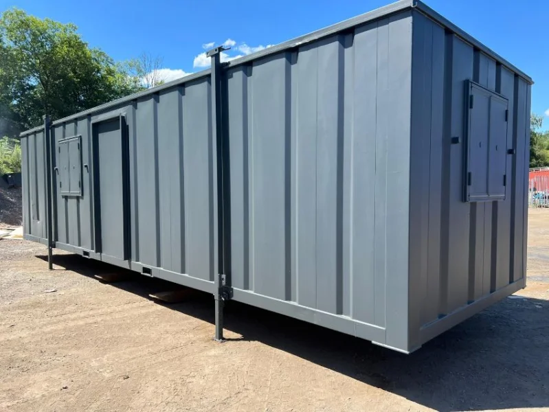 Gavel Auctioneers Ltd - 2 No. 32 x 10 Foot Jack Leg Containers at Auction - Auction Image 1