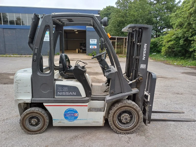 Lambert Smith Hampton - Manchester - The Assets of an Injection Moulding Production Facility at Auction - Auction Image 8