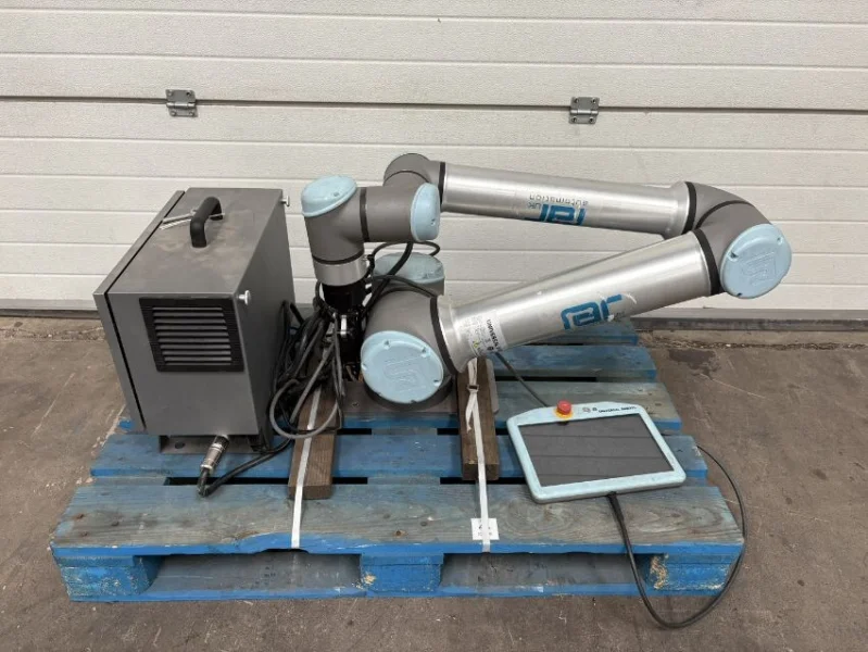 Eddisons - A Universal Robots Model UR10E Robotic Arm & 3 x Trotec Lazer Engraving Machines at Auction - Auction Image 1