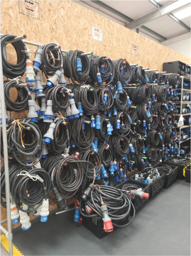 Hilco Valuation Services - Photographic, Grip, Continuous & Flash Lighting Equipment at Auction - Auction Image 3