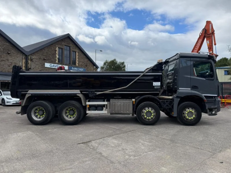 Gavel Auctioneers Ltd - 2023 DAF CF Tipper & 2021 Mercedes-Benz Acros Tipper at Auction - Auction Image 3
