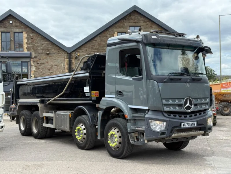 Gavel Auctioneers Ltd - 2023 DAF CF Tipper & 2021 Mercedes-Benz Acros Tipper at Auction - Auction Image 4