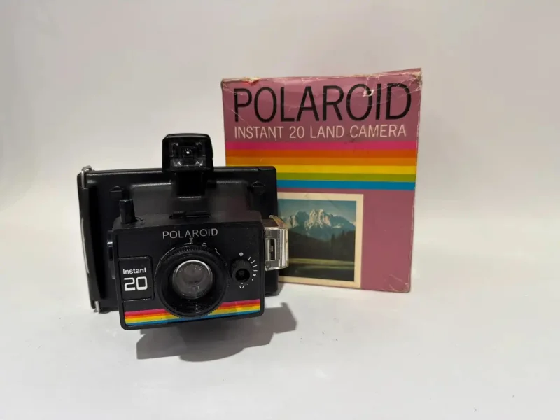 Wilsons Auctions - Newport - Vintage Camera & Phone Auction - Auction Image 1
