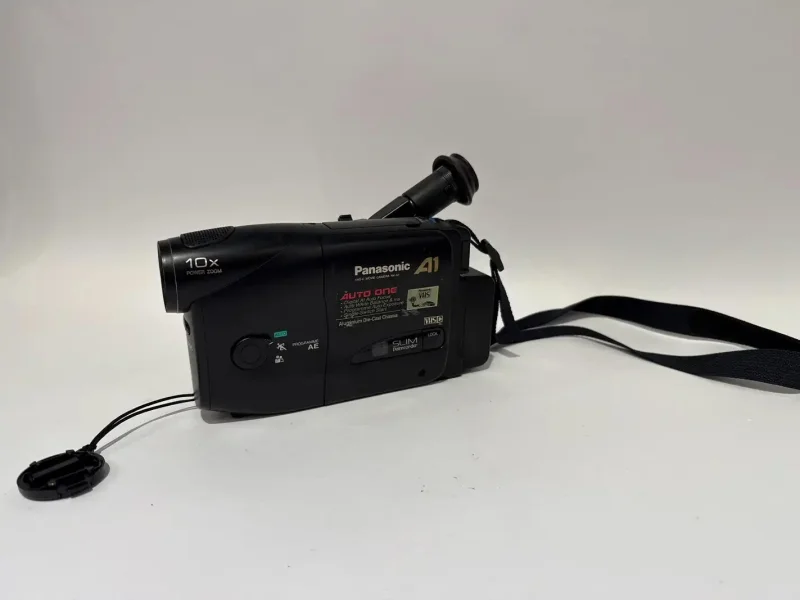 Wilsons Auctions - Newport - Vintage Camera & Phone Auction - Auction Image 4