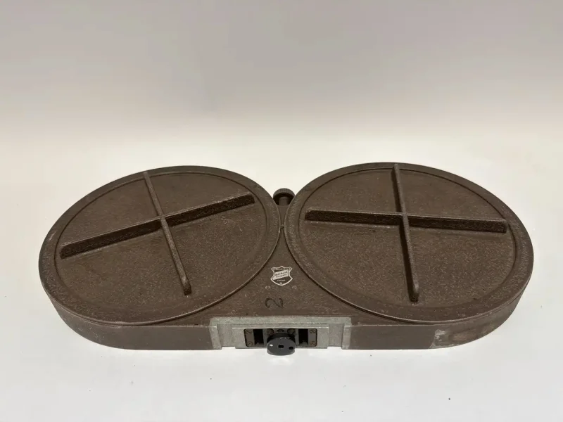 Wilsons Auctions - Newport - Vintage Camera & Phone Auction - Auction Image 5