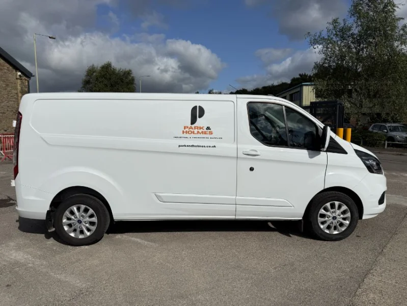 Gavel Auctioneers Ltd - 2022 Ford Transit Custom 300 Limited Panel Van at Auction - Auction Image 5