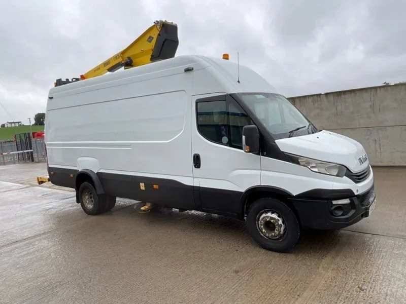 Mid Ulster Auctions Ltd - Online Auction: Vans, Cars, HGVs, Dropsides, Crew Cabs & Pickups - Auction Image 3