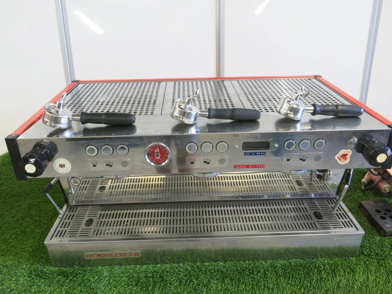 G J Wisdom & Co - General Collective Auction of Restaurant & Coffee Shop Catering Equipment, Potion Making Shop, Fine Champagnes, Offices with Furniture & I.T. - Auction Image 2