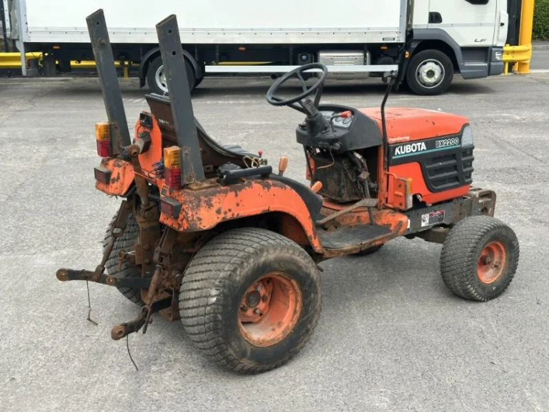 Gavel Auctioneers Ltd - Unreserved Online Auction - Kubota BX2200 Tractor - Auction Image 4