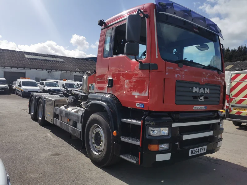 Burnley Auctioneers - Light Commercials, Plant & Machinery, HGV's, Cars & Tools - Auction Image 5