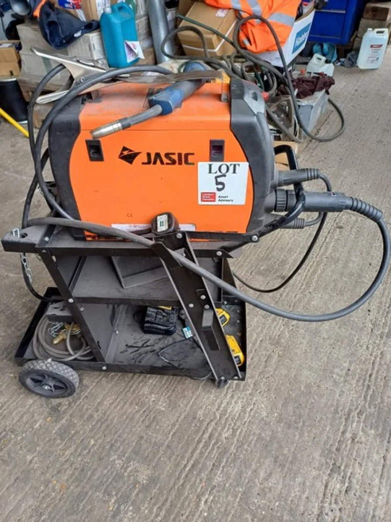 Lambert Smith Hampton - Collective Online Auction to include Metal Forming & Fabrication Equipment, Woodworking Equipment, Timber Stock & Kitchen Appliances - Auction Image 8