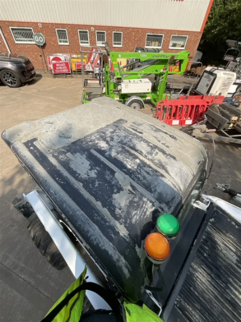 Gavel Auctioneers Ltd - Salvage 2025 Bobcat S510 Compact Skid Steer Loader at Auction - Auction Image 4