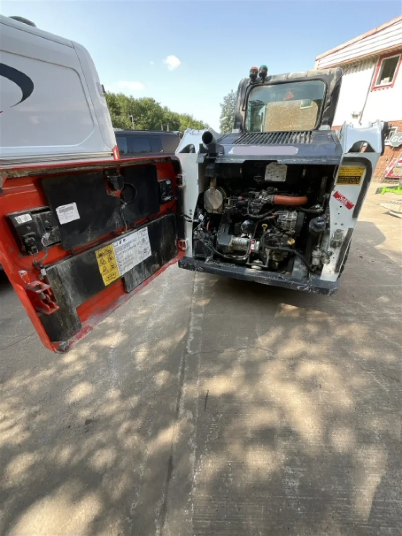 Gavel Auctioneers Ltd - Salvage 2025 Bobcat S510 Compact Skid Steer Loader at Auction - Auction Image 6