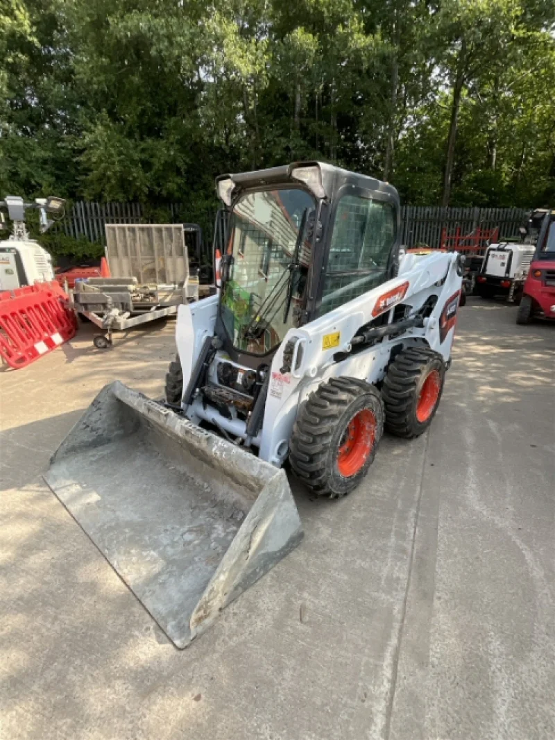 Gavel Auctioneers Ltd - Salvage 2025 Bobcat S510 Compact Skid Steer Loader at Auction - Auction Image 2